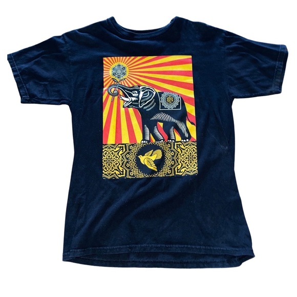 OBEY: Shepard Fairey Designed T-Shirt l: Adult Unisex MED: Like NEW: Streetwear - Picture 1 of 4